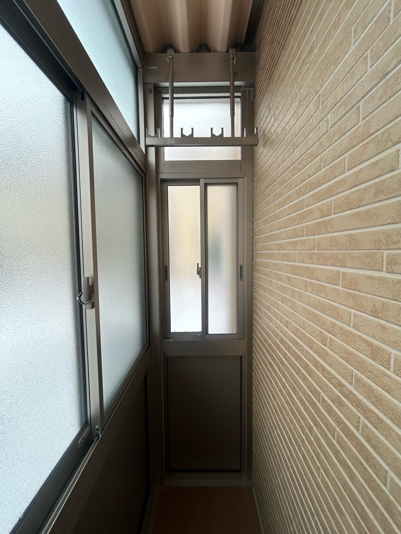 H様邸勝手口写真