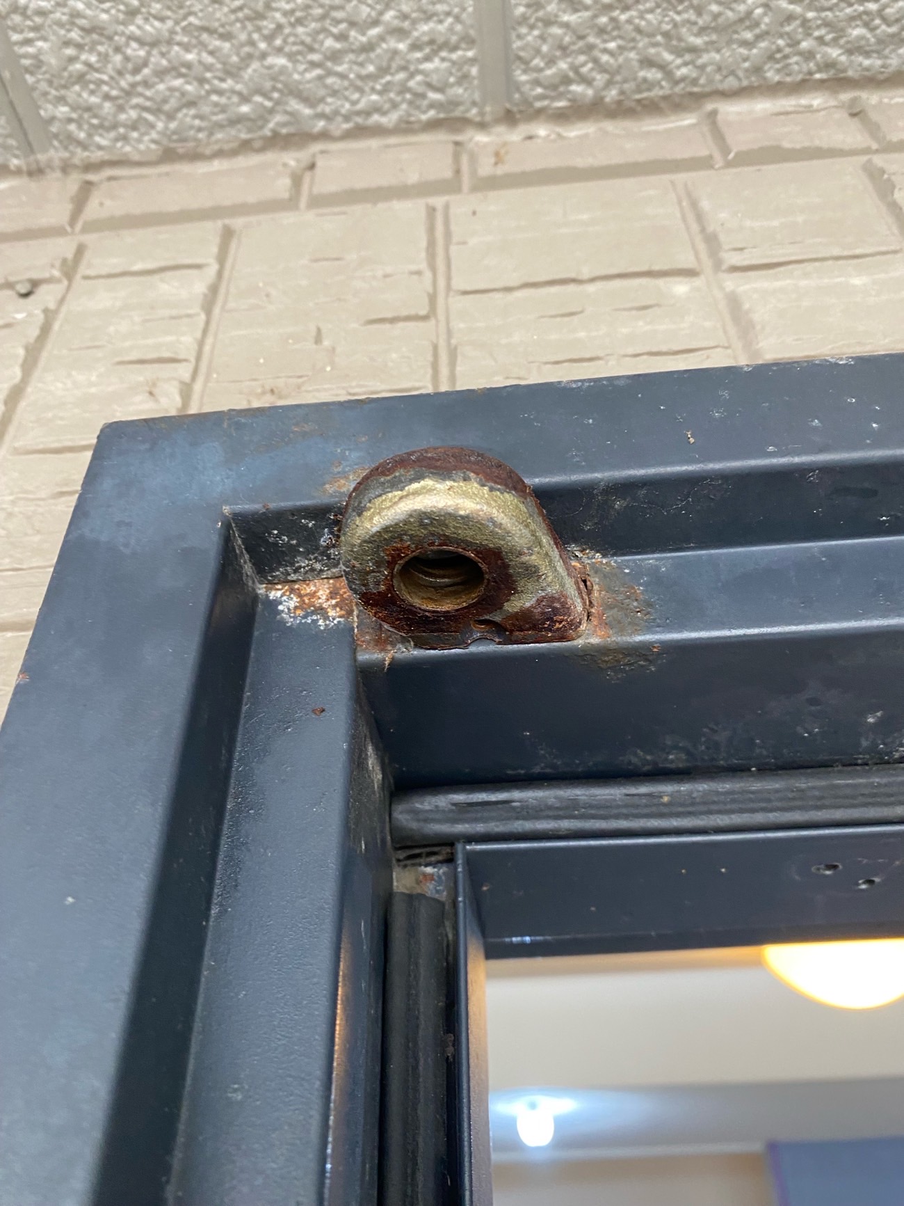 ピポットヒンジ写真