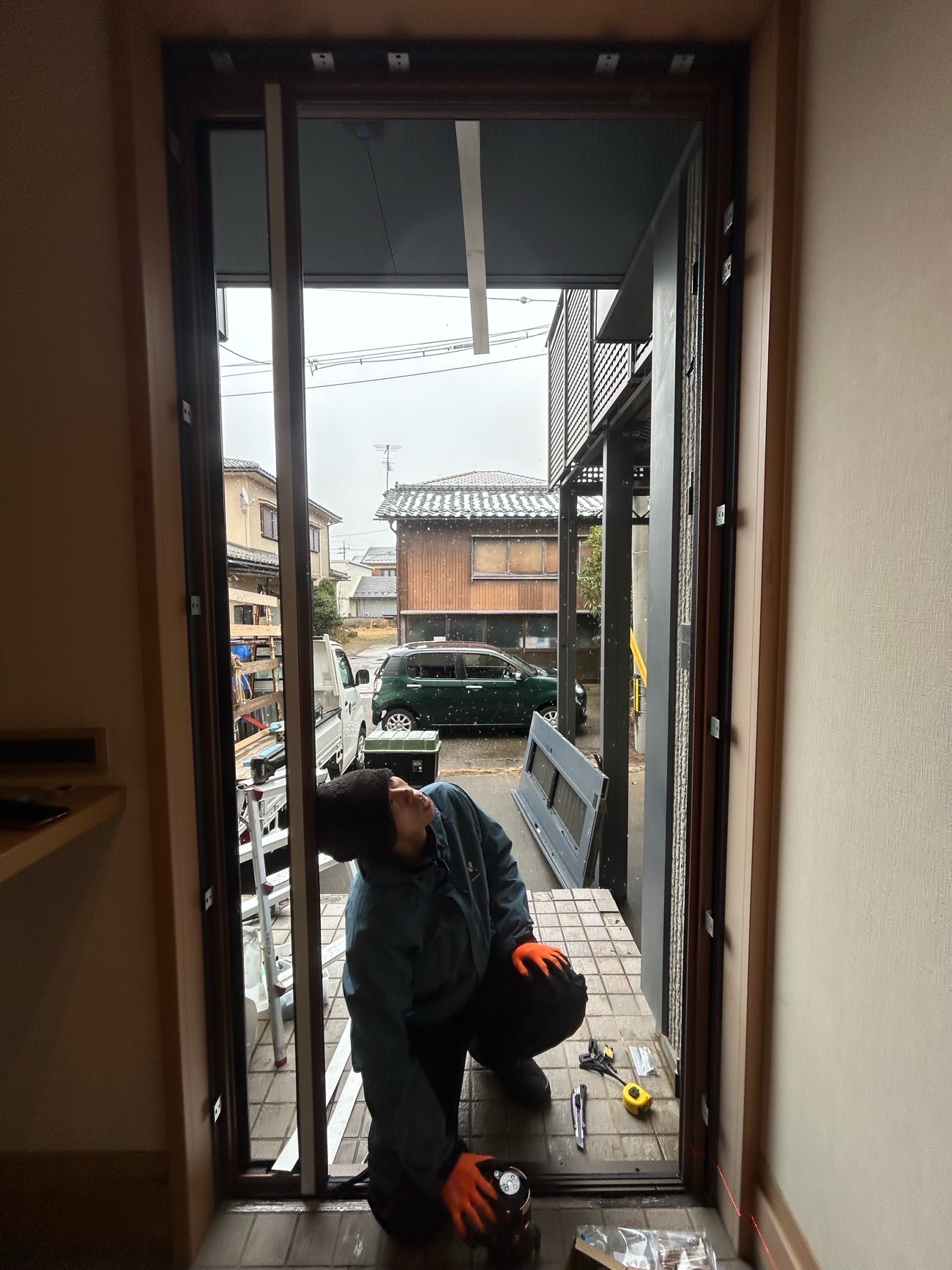 A様邸ドアナラ施工途中写真