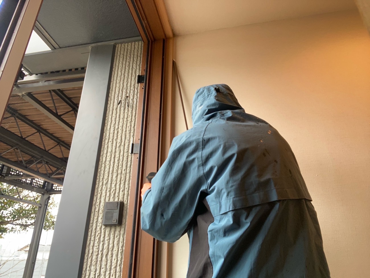 A様邸ドアナラ施工途中写真