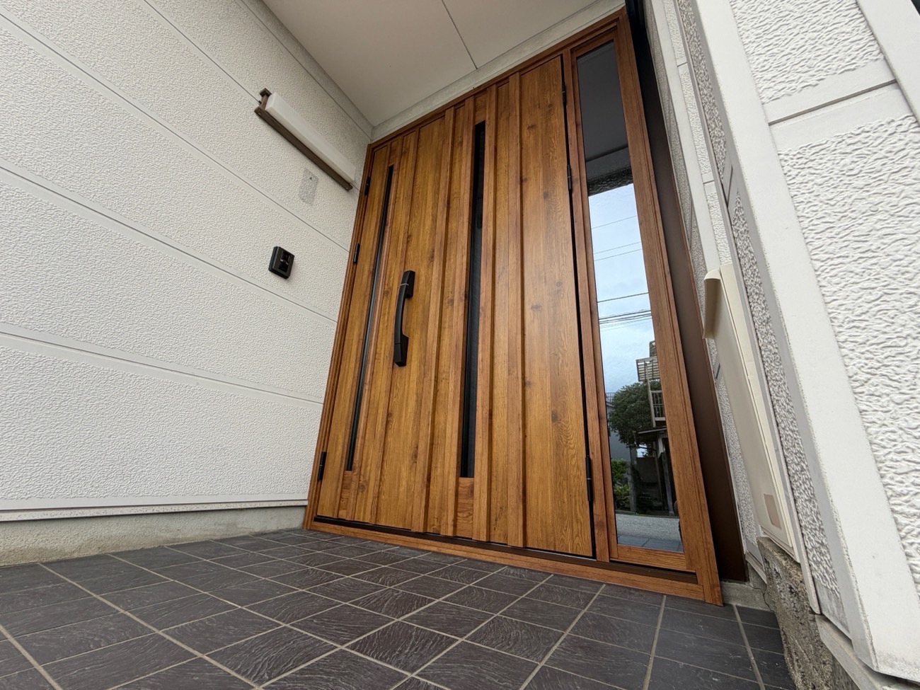 M様邸ドアリモ施工中写真