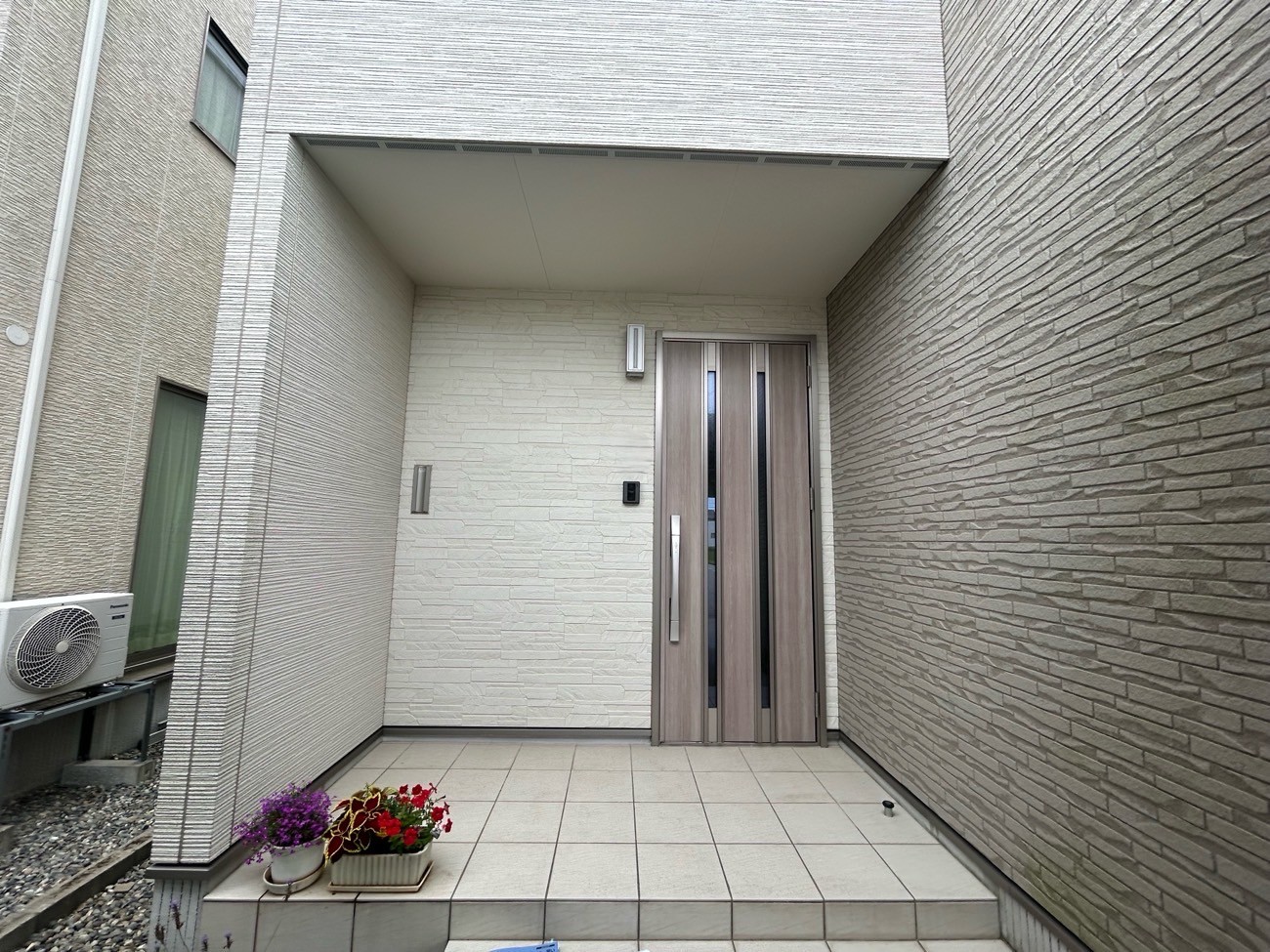 Y様邸風除室Before